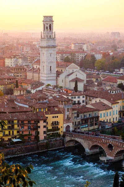Blick Auf Die Stadt Verona Mit Der Ponte Pietra Und — Stockfoto