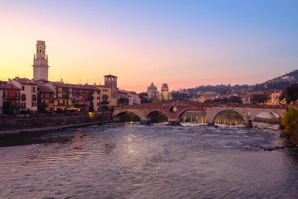 Imagem Verona Ponte Pietra Rio Adige Após Pôr Sol Verona — Fotografia de Stock