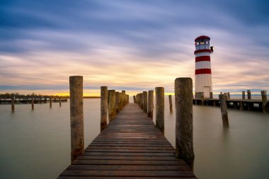 Güzel Gölü Neusiedl ((Podersdorf am See, Ferto-Macar adına), Burgenland-Avusturya