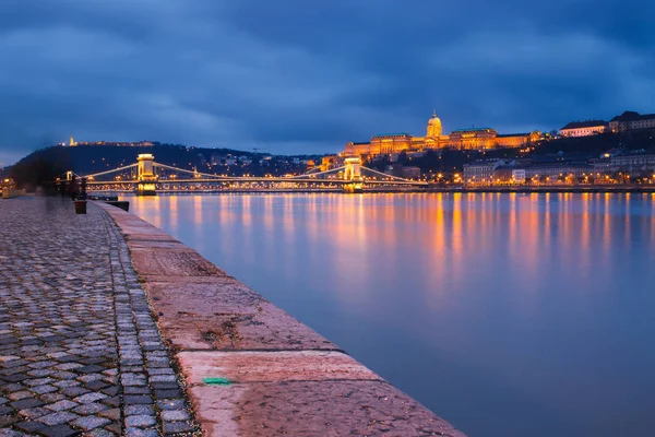 Budapest Slott Och Berömda Kedjebron Budapest Vid Solnedgången Ungern — Stockfoto