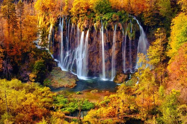 Cachoeiras do Parque Nacional Plitvice na Croácia — Fotografia de Stock