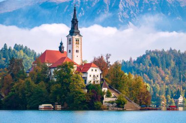 Slovenya 'da göl kanadı