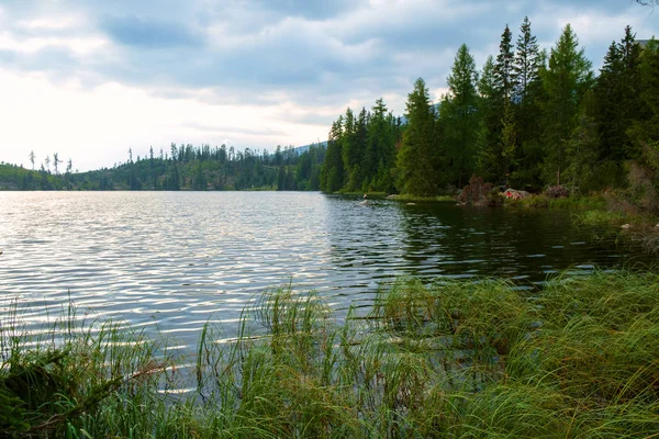 Strbske pleso montanha lago, Eslováquia — Fotografia de Stock