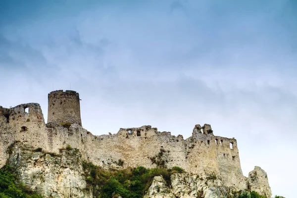 Spissky hrad. The Spis Castle in Central Europe Slovakia. ロイヤリティフリーのストック画像