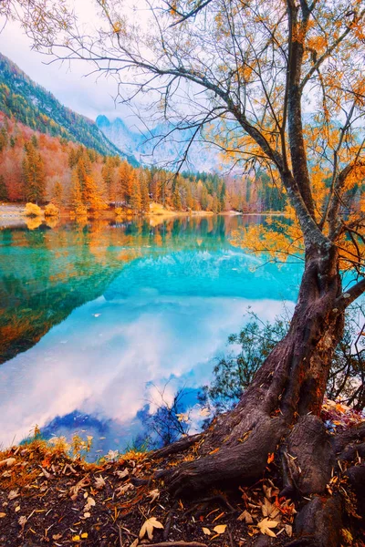 Lake Fusine - Lago di Fusine- in north Italy in the Alps. — Stock Photo, Image