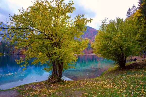 Lake Fusine - Lago di Fusine- in north Italy in the Alps. — Stock Photo, Image