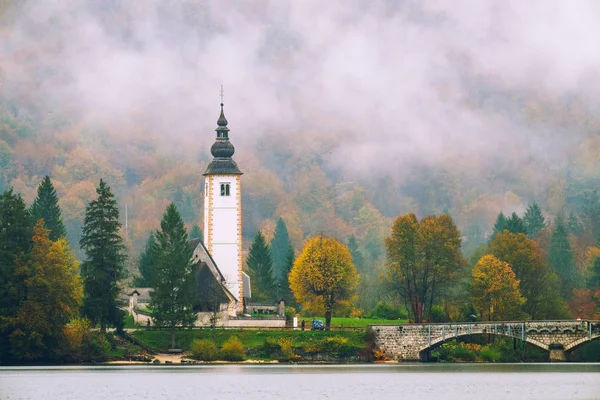 Bohinj-sjön i nationalparken Triglav, Slovenien — Stockfoto