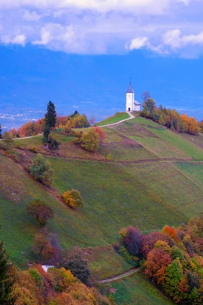 Kerk van St. Primoz in Slovenië — Stockfoto