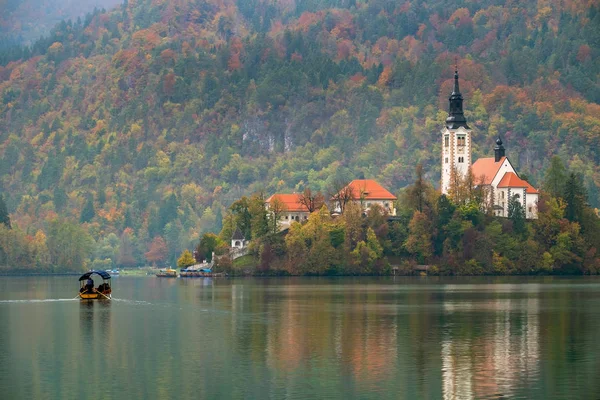 Sjön blödde i Slovenien — Stockfoto