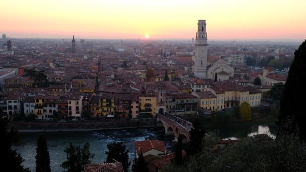 Kilátás Verona Város Ponte Pietra Folyó Adige Naplementén Olaszország — Stock videók