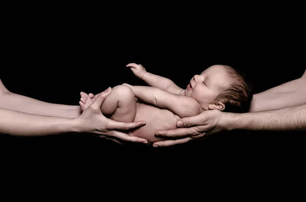 Recém Nascido Nas Mãos Pai — Fotografia de Stock