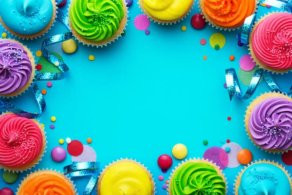 誕生日カップケーキ バック グラウンド — ストック写真