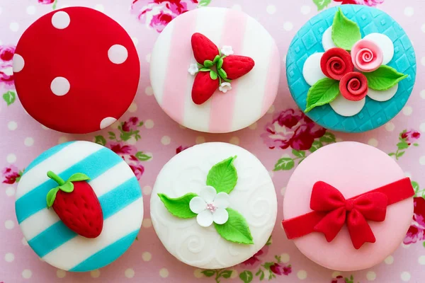 Cupcakes with a summer theme — Stock Photo, Image