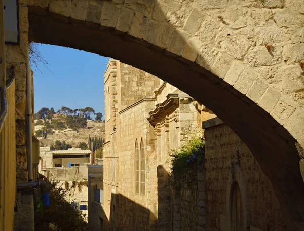 Calle Via Dolarosa. Vista del Monte de los Olivos. Jerusalén. Isr — Foto de Stock