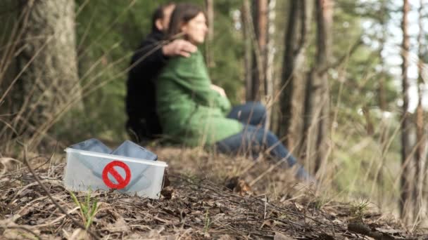 Digitales Detox Konzept Paar Verbringt Zeit Gemeinsam Der Natur Ohne — Stockvideo