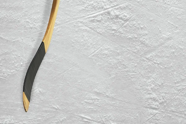 Хокейна паличка на льоду — стокове фото