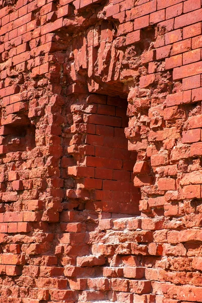Embrasione e un frammento del muro della fortezza — Foto Stock