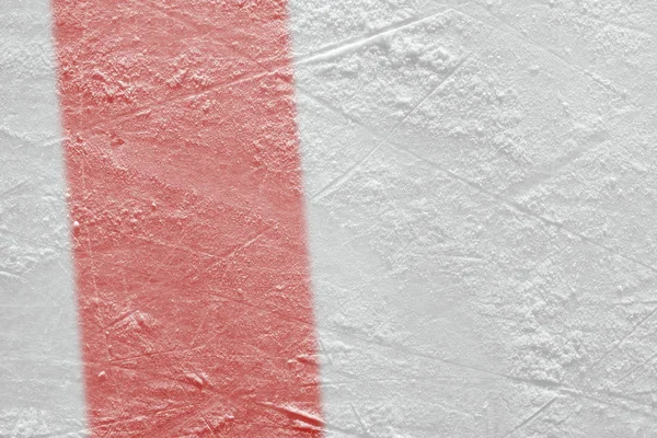 Fragmento de una plataforma de hockey con una línea roja —  Fotos de Stock