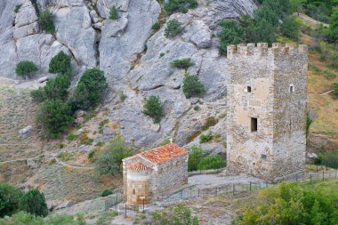 Eski Ceneviz kale kule ve Tapınak