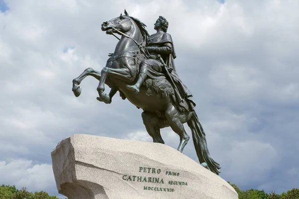 Monument van keizer Peter de grote — Stockfoto