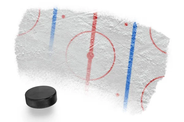 Puck de hockey y fragmento de la arena de hockey con marcas — Foto de Stock