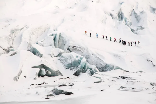 Glacier explorers — Stock Photo, Image