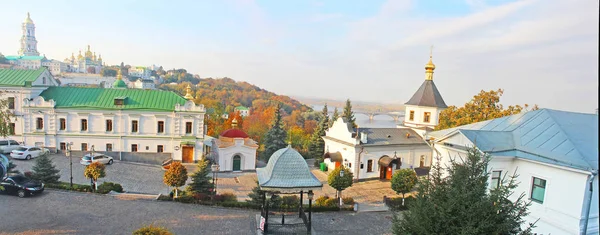 Kiev-Pechersk Lavra en otoño. Kiev, Ucrania —  Fotos de Stock