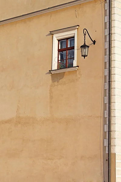 Fenêtres du château royal de Wawel sur la colline de Wawel, Cracovie, Pologne — Photo