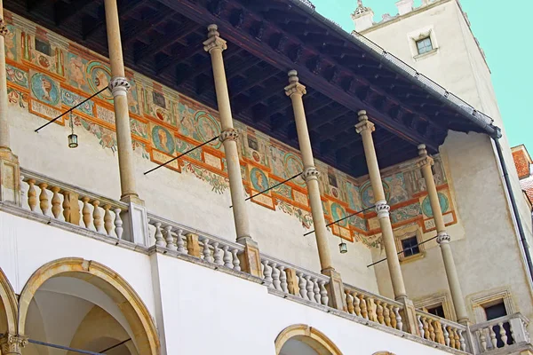 Yard dak van beroemde Wawel kasteel in Krakau, Polen — Stockfoto