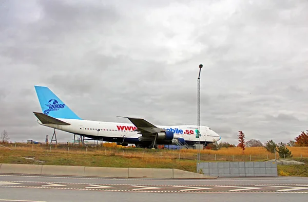 Jumbostay je unikátní hostel uvnitř vyřazených Boeing 747-200, včetně kokpitu a reaktory, na letišti Arlanda poblíž Stockholm, Švédsko — Stock fotografie