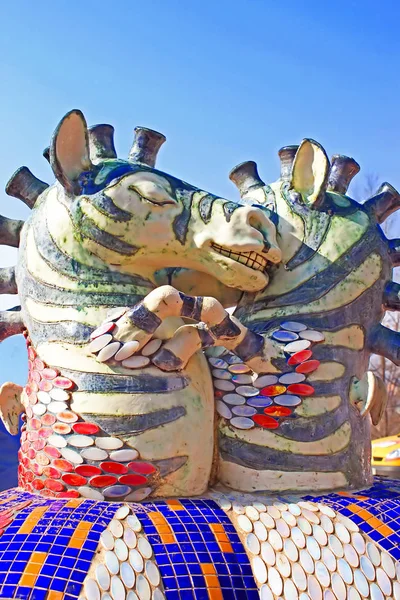 Kissing zebras fountain by the sculptor Constantin Skretutsky at Pejzazhna alley, the famous children's park  in Kyiv, Ukraine — Stock Photo, Image