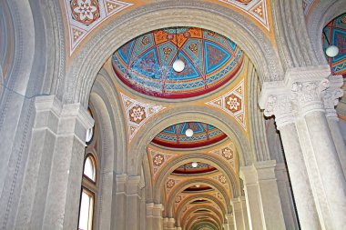  Tavan ve colonnade Chernivtsi Üniversitesi, Batı Ukrayna, Avrupa'nın güzel desenler