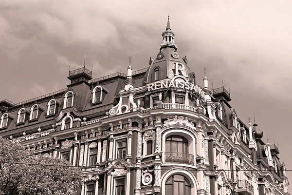 Old building in the neo-renaissance style in Kyiv. The hotel "Renaissance Kyiv". Built in 1899-1902. Black and white filter — Stock Photo, Image