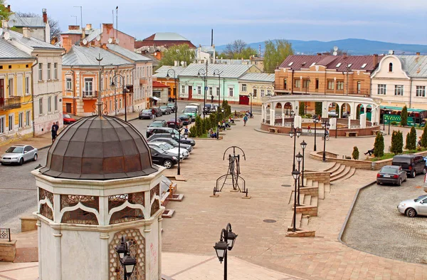 Sint Maria plein (forner Turkse plein) in Chernivtsi, Oekraïne — Stockfoto