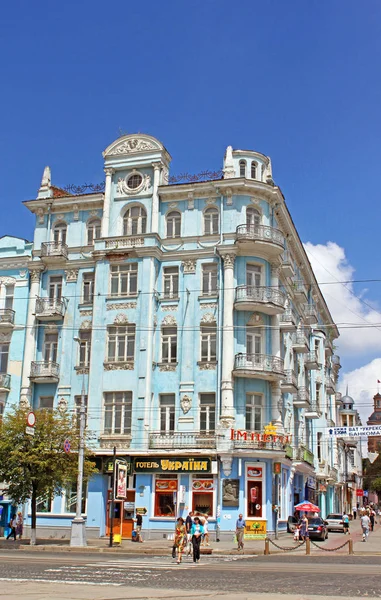 Antiguo hotel "Savoy" (1912), ahora es el hotel "Ucrania" en la calle principal Soborna, Vinnytsia, Ucrania — Foto de Stock