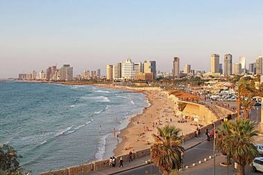 Tel Aviv, İsrail. Jaffa'dan günbatımı üzerinde göster