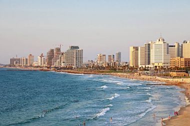 Tel Aviv, İsrail. Jaffa'dan günbatımı üzerinde göster