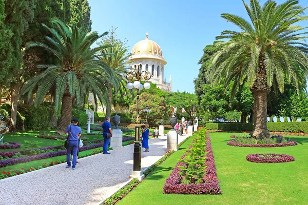 Vista dos jardins de Bahai e do Santuário do Bab no monte Carmelo em Haifa, Israel — Fotografia de Stock