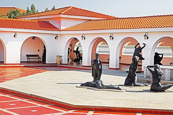 Klasik sanat, Caesarea, İsrail için Ralli Müzesi iç avlu. Ralli müzeler çağdaş Latin Amerika sanat yaşayan sanatçılar tarafından dünyanın en önemli koleksiyonu kendi — Stok fotoğraf