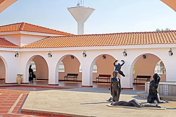 Wewnątrz stoczni Ralli muzeum sztuki klasycznej, Caesarea, Israel. Ralli muzea własne najważniejszych kolekcji na świecie sztuki współczesnej Ameryki Łacińskiej żyjących artystów — Zdjęcie stockowe