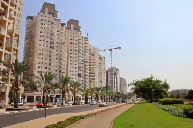 Modern konut Ashkelon - Avenue'de popüler turizm tesisi ve İsrail Güney bölgesi Akdeniz sahilinde kıyı kenti