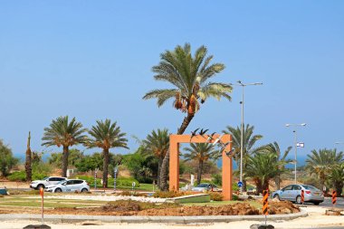 Kırlangıçlar Ashkelon kentinde dairesel crossroads süslenmiş