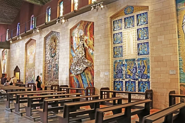 Interno della Basilica dell'Annunciazione o Chiesa dell'Annunciazione a Nazareth, Israele — Foto Stock