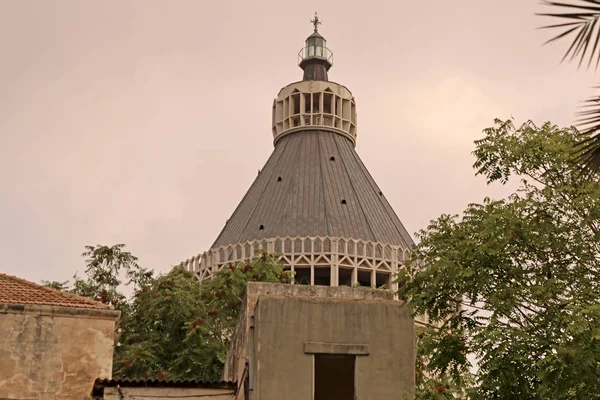 Купол базилики Благовещения, Церковь Благовещения в Назарете, Израиль. Винтажный фильтр — стоковое фото