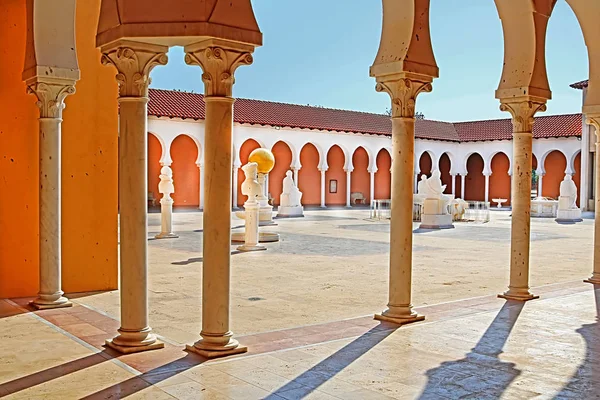 Ralli museum yard, Caesarea, Israel — Stock Photo, Image