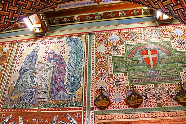 ベイト ・ ジャマールの修道院で最初の殉教者聖ステパノの教会の壁の内部の絵画 — ストック写真