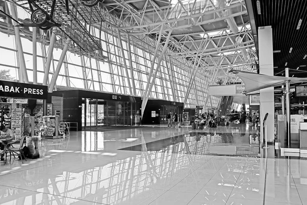 BRATISLAVA, ESLOVÁQUIA 4 DE SETEMBRO DE 2019: Sala de embarque do aeroporto de Bratislava — Fotografia de Stock