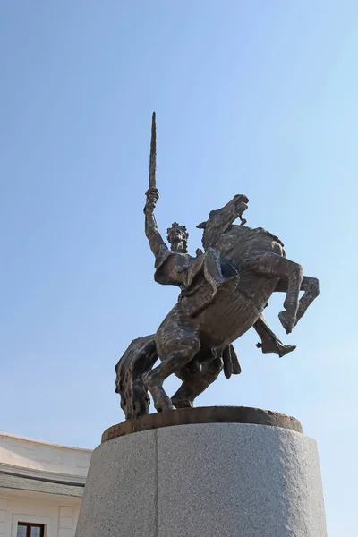 BRATISLAVA, SLOVAKIA - SEPTEMBER 01, 2019: Monument of king Svatopluk at Bratislava Castle — Stock Photo, Image