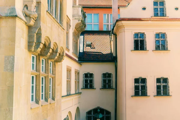 Pohled na část budovy uvnitř staré radnice v Bratislavě, Slovensko — Stock fotografie