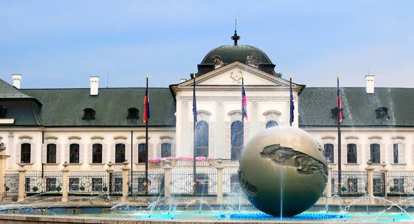 View of Grassalkovichov palace in Bratislava, Slovakia — Stock Photo, Image